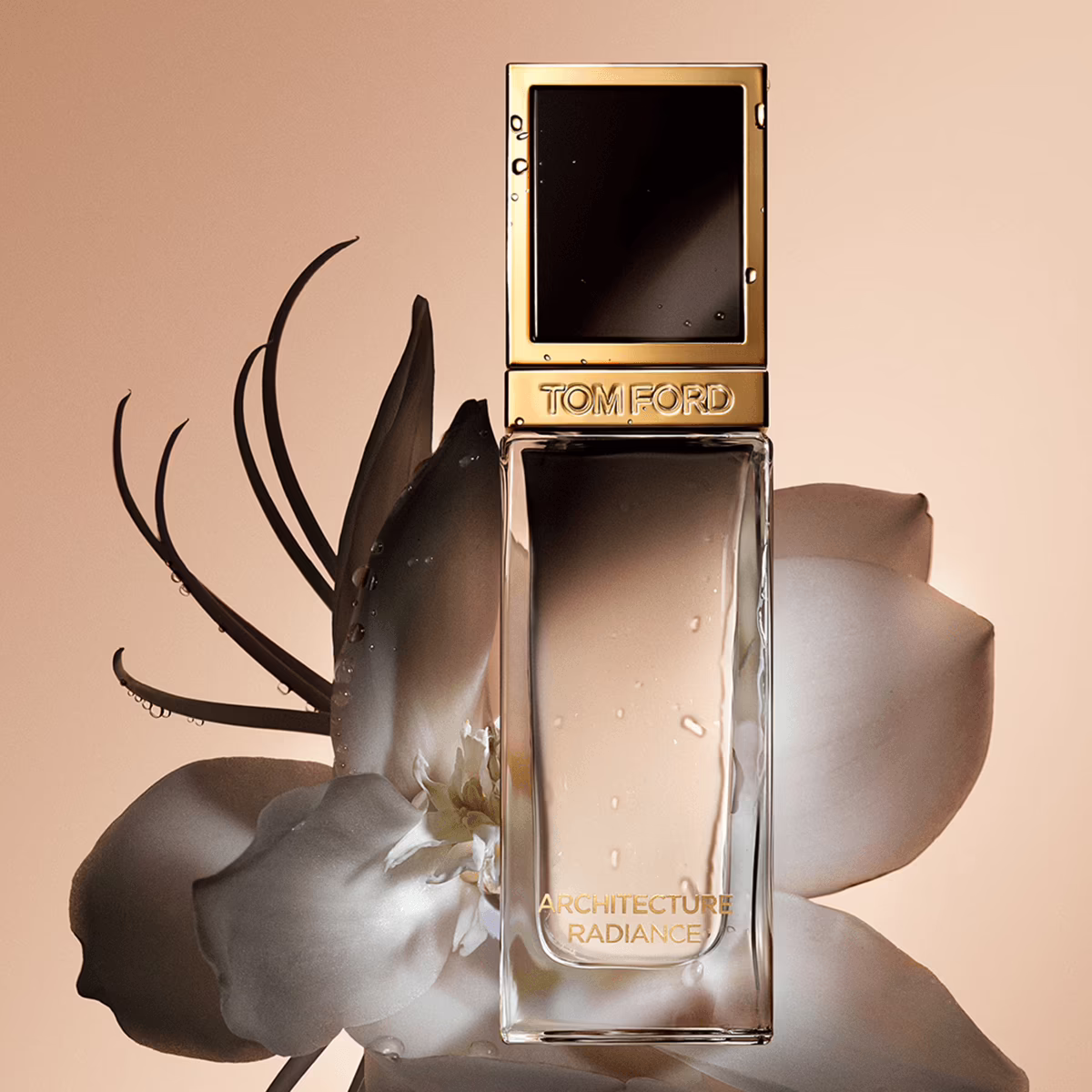 Arhitecture Radiance Hydrating Foundation Broad SPF50 - Ivory Silk by Tom Ford_mood 2
