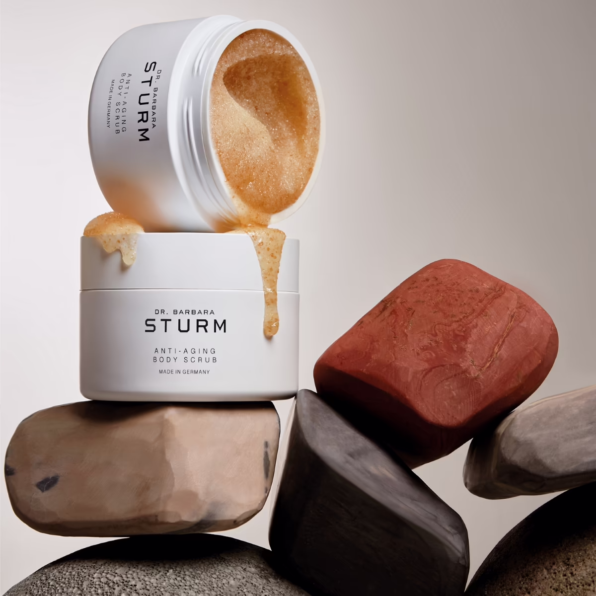 Anti-Aging Body Scrub by Dr. Barbara Sturm_160_mood 2