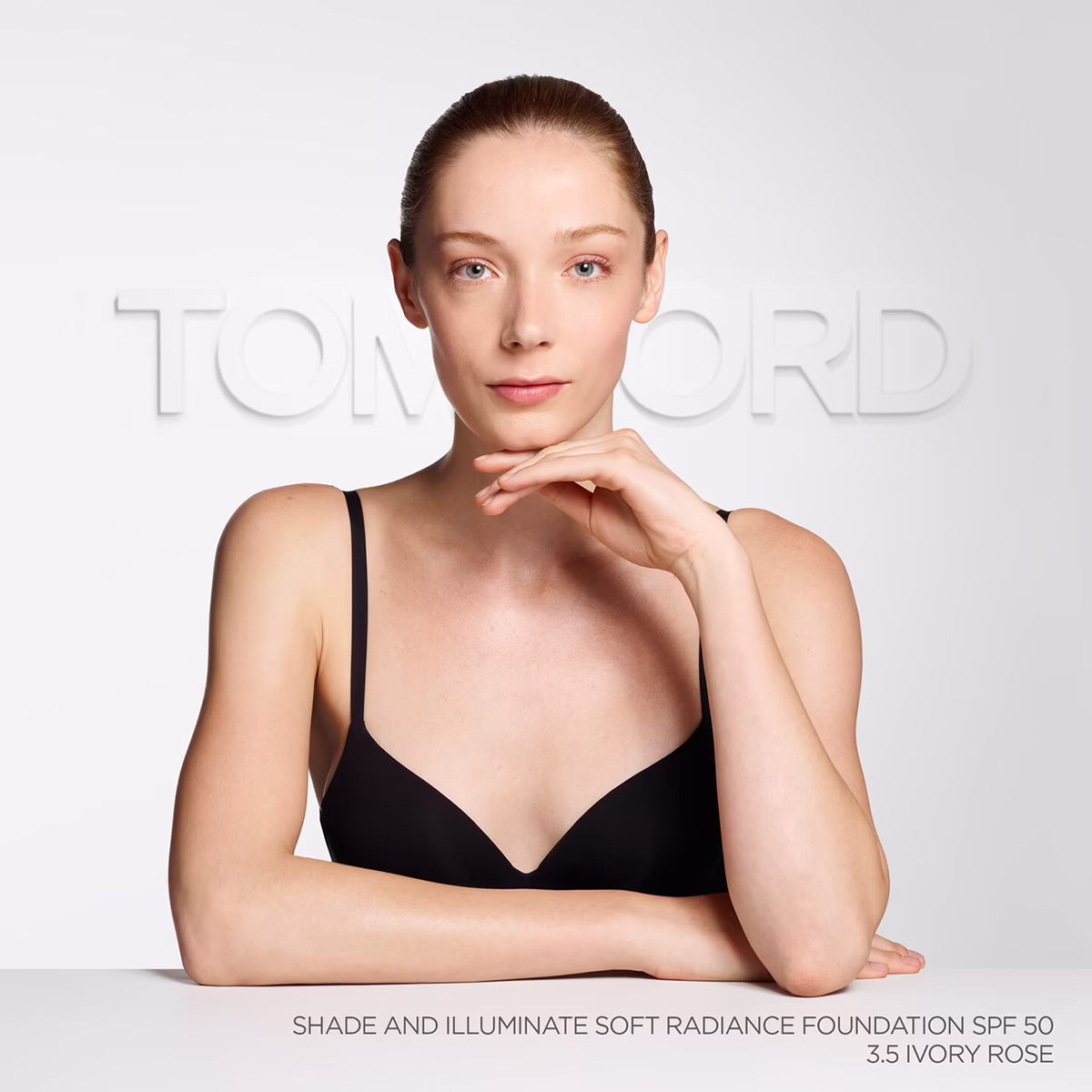 Shade and Illuminate Soft Radiance Foundation SPF 50 Ivory Rose by Tom Ford_mood 2