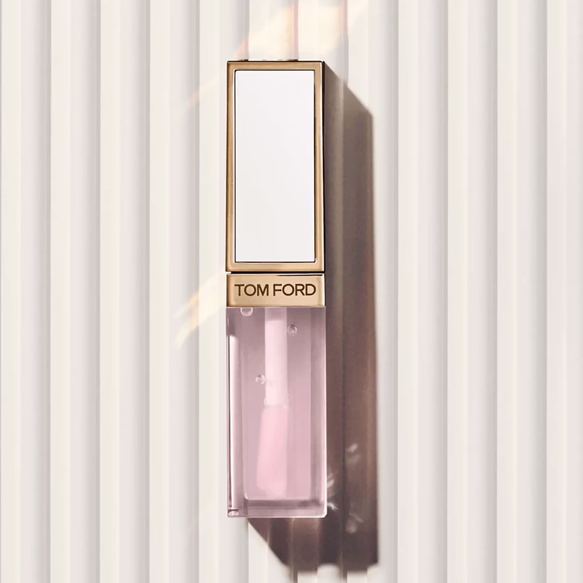 Soleil Hydrating Lip Oil by Tom Ford_Bare Peach_mood 2